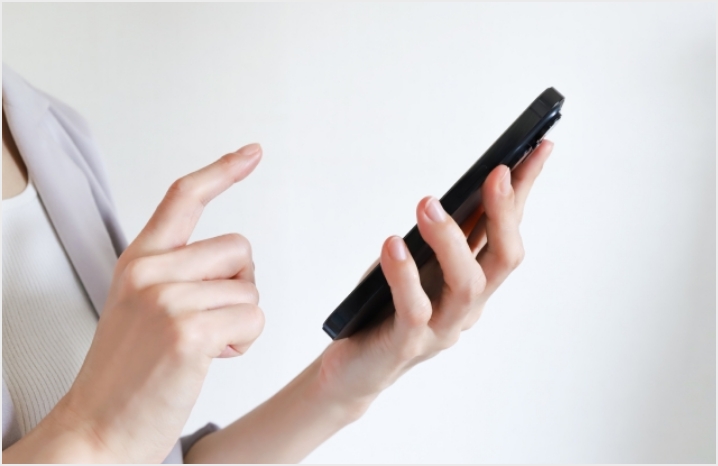 定規でエッジを確認している様子